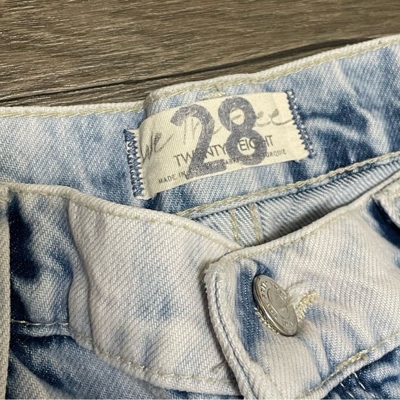 Free People Tapered Baggy Boyfriend Jeans Purple Rock Blue Sz 28 NWT Distressed - Picture 8 of 12